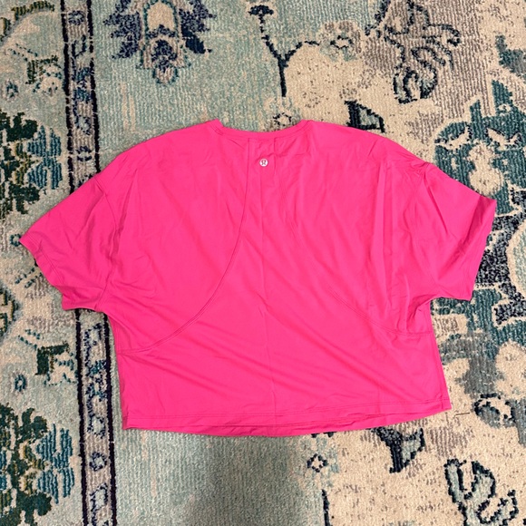 Lululemon x Ed Curtis Crop T shirt - Picture 2 of 3